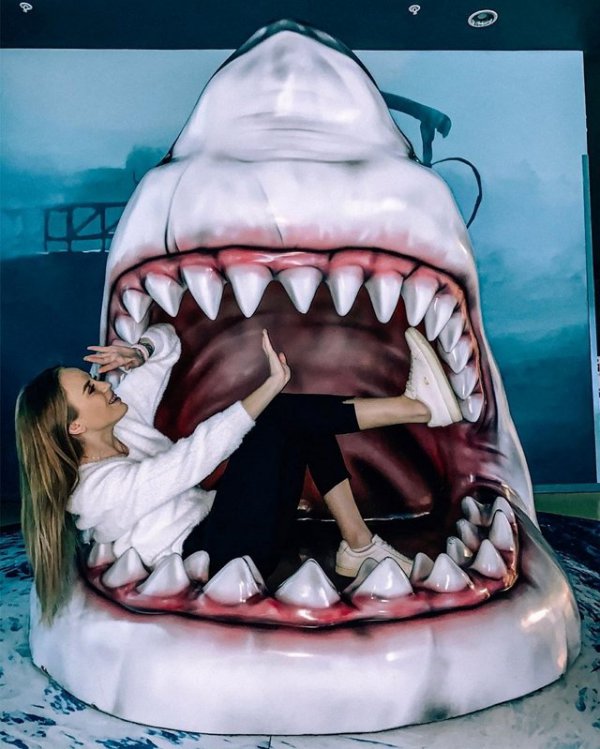 Милена Безбородова мечтает поплавать с акулами
